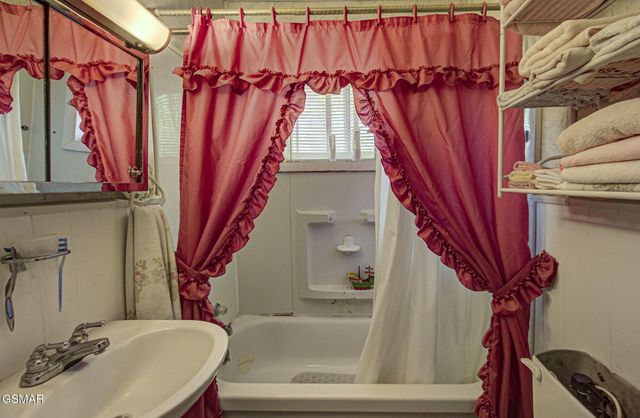 1909 Cheyene Trail, Dandridge, TN 37725