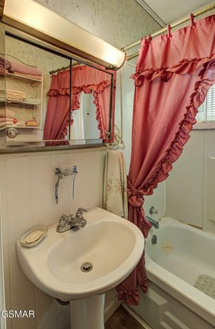 1909 Cheyene Trail, Dandridge, TN 37725
