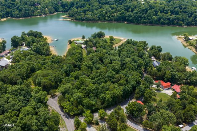 1909 Cheyene Trail, Dandridge, TN 37725