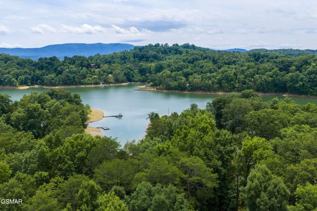 1909 Cheyene Trail, Dandridge, TN 37725