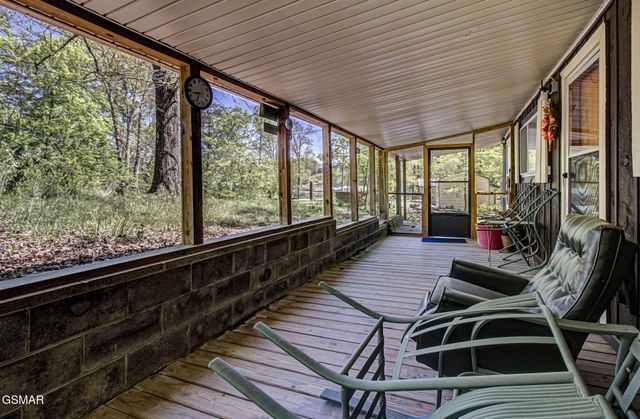 1909 Cheyene Trail, Dandridge, TN 37725
