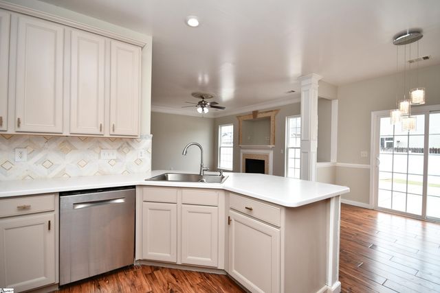 21 Nut Leaf Lane, Greenville, SC 29605