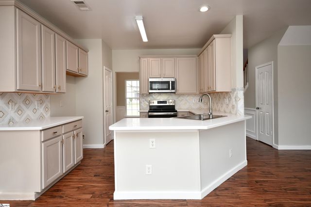 21 Nut Leaf Lane, Greenville, SC 29605