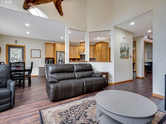 22967 S DAY HILL Rd, Estacada, OR 97023