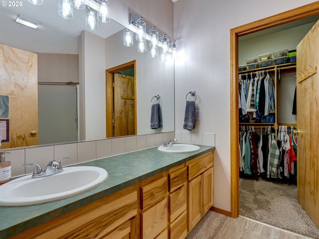 22967 S DAY HILL Rd, Estacada, OR 97023