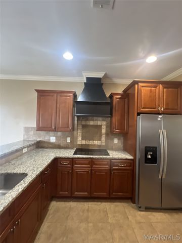 111 Glennbrooke Lane, Prattville, AL 36066