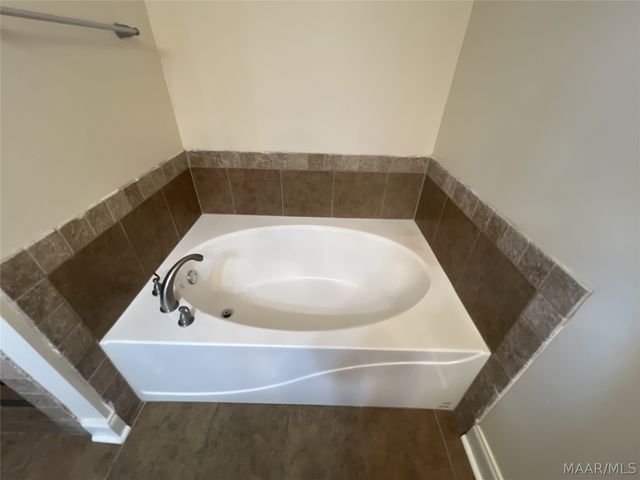 111 Glennbrooke Lane, Prattville, AL 36066
