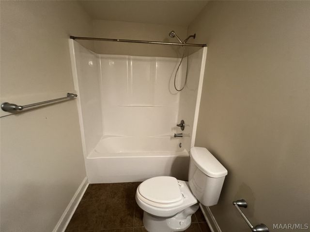 111 Glennbrooke Lane, Prattville, AL 36066