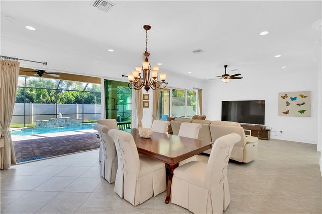 460 Wingate Terrace SW, Vero Beach, FL 32968