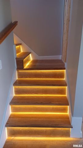 822 6TH Avenue S, Clinton, IA 52732