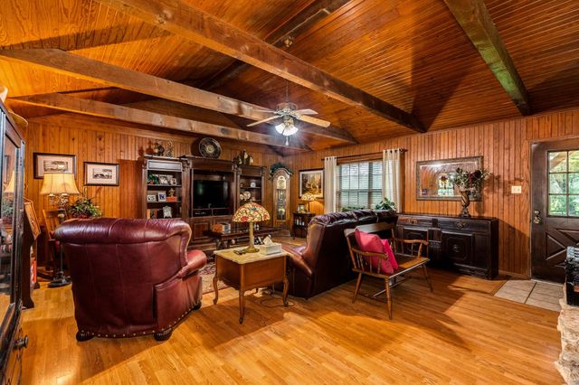 4821 County Road 288, Angleton, TX 77515