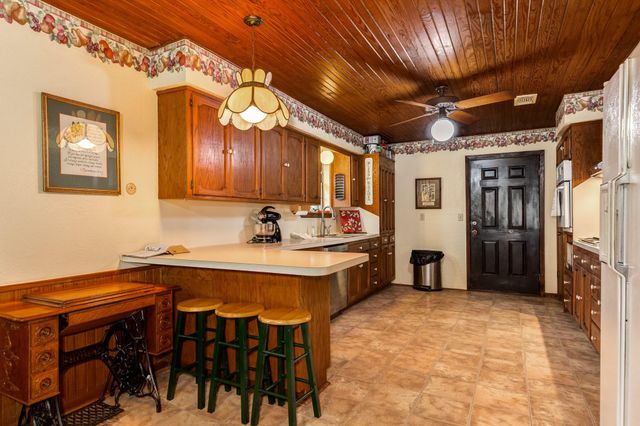 4821 County Road 288, Angleton, TX 77515