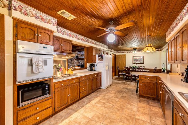 4821 County Road 288, Angleton, TX 77515