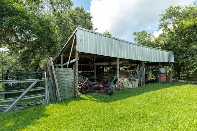 4821 County Road 288, Angleton, TX 77515