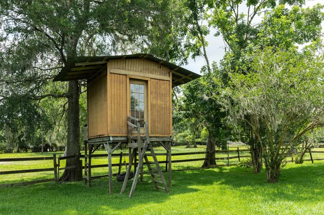 4821 County Road 288, Angleton, TX 77515