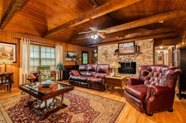 4821 County Road 288, Angleton, TX 77515