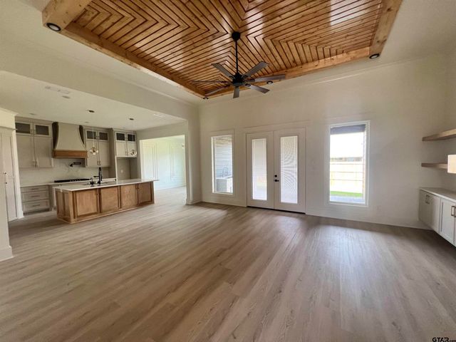 1214 Golden Eagle Way, Whitehouse, TX 75791