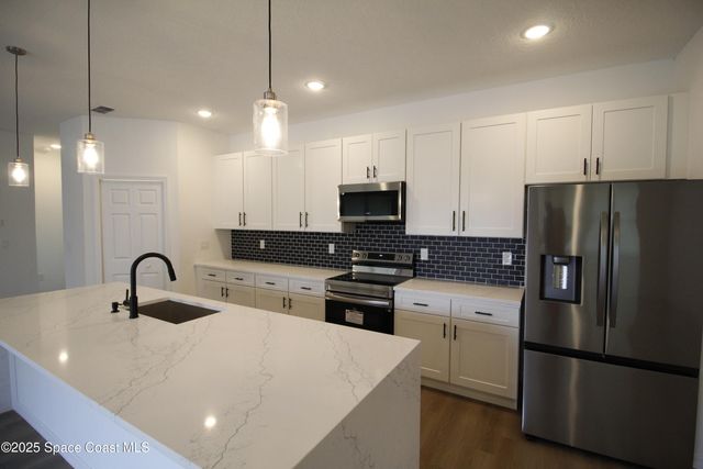 432 Garvey Road SW, Palm Bay, FL 32908