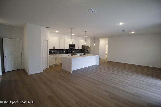 432 Garvey Road SW, Palm Bay, FL 32908