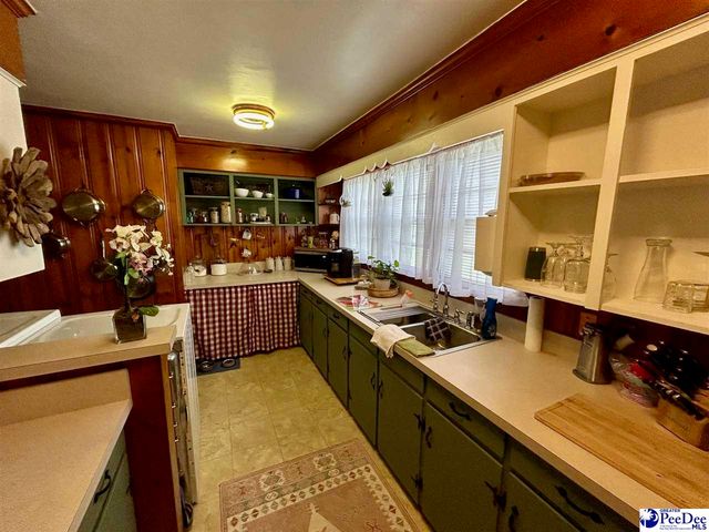 2401 Broad Dr, Florence, SC 29505