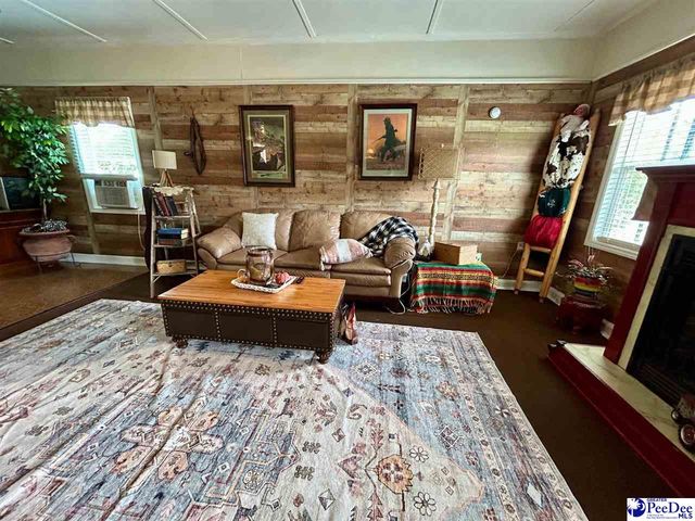 2401 Broad Dr, Florence, SC 29505