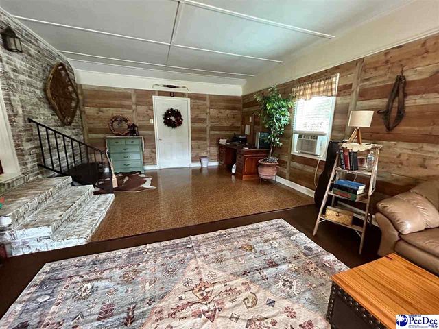 2401 Broad Dr, Florence, SC 29505