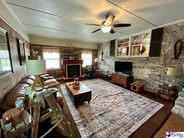 2401 Broad Dr, Florence, SC 29505