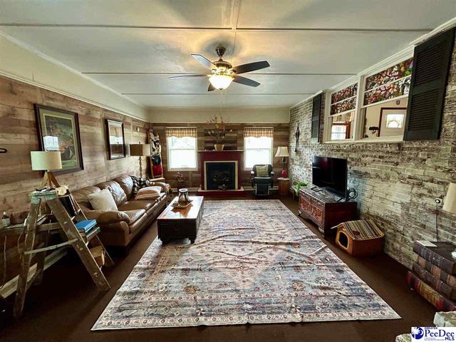 2401 Broad Dr, Florence, SC 29505