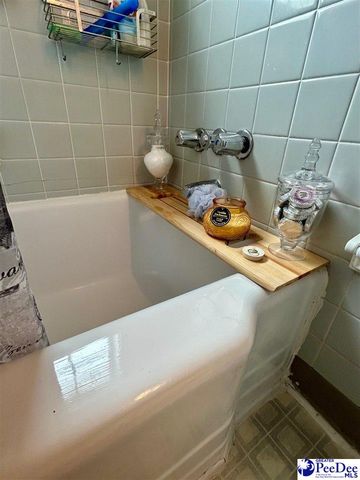 2401 Broad Dr, Florence, SC 29505