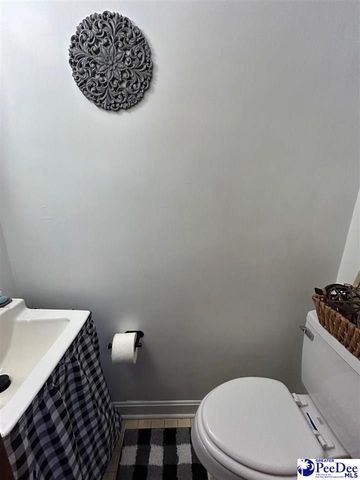 2401 Broad Dr, Florence, SC 29505