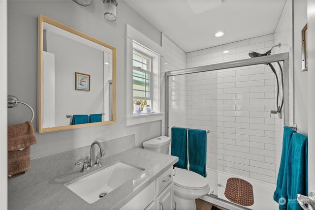 571 Puffin Avenue NE, Ocean Shores, WA 98569