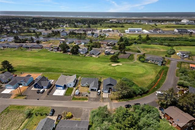 571 Puffin Avenue NE, Ocean Shores, WA 98569