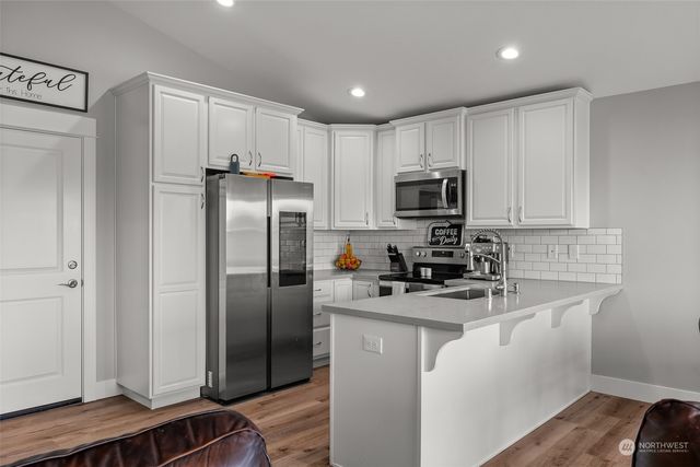 571 Puffin Avenue NE, Ocean Shores, WA 98569