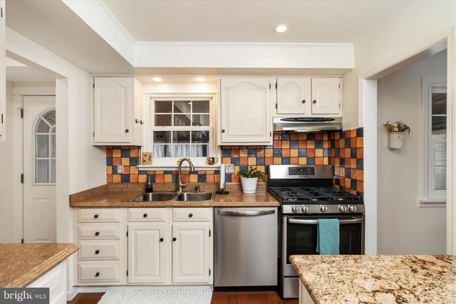 4 IMPERIAL DR, Hamilton, NJ 08690