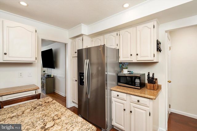 4 IMPERIAL DR, Hamilton, NJ 08690