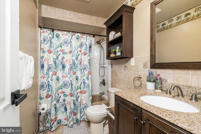 4 IMPERIAL DR, Hamilton, NJ 08690