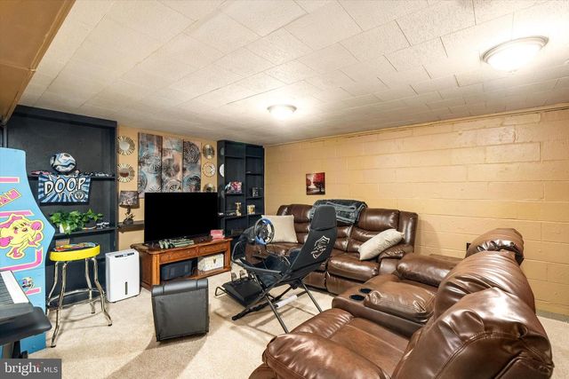 4 IMPERIAL DR, Hamilton, NJ 08690