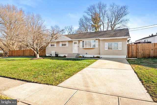 4 IMPERIAL DR, Hamilton, NJ 08690