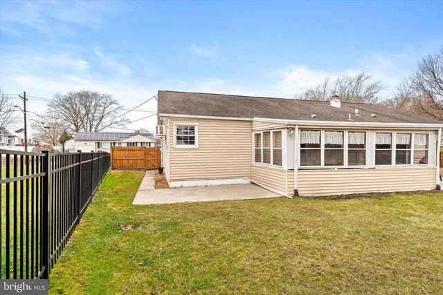 4 IMPERIAL DR, Hamilton, NJ 08690