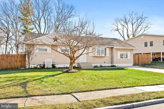 4 IMPERIAL DR, Hamilton, NJ 08690