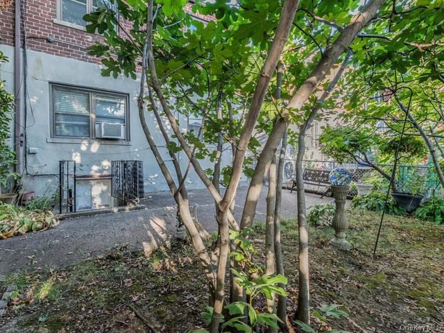 1863 Williamsbridge Road, Bronx, NY 10461