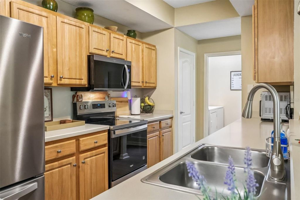 Image 13 of property listing at 12016 VILLANOVA DRIVE 102, Orlando, FL 32837
