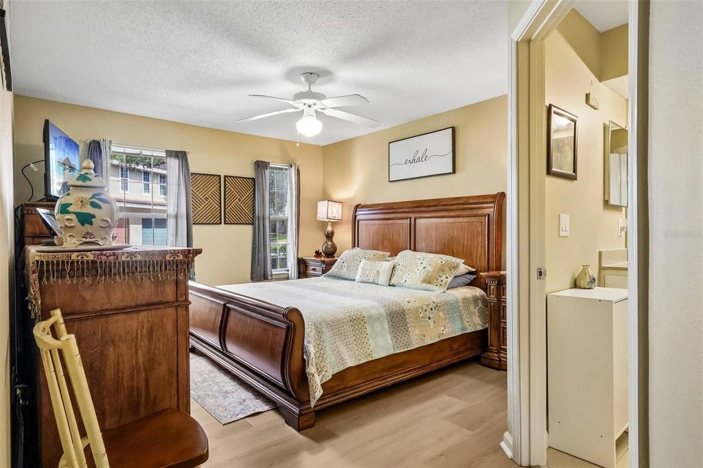 Image 17 of property listing at 12016 VILLANOVA DRIVE 102, Orlando, FL 32837
