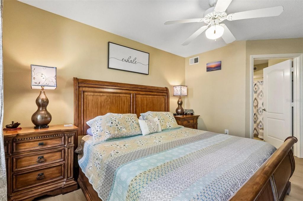 Image 18 of property listing at 12016 VILLANOVA DRIVE 102, Orlando, FL 32837