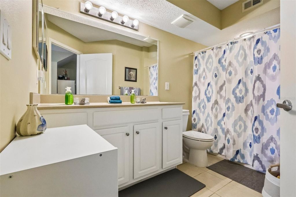 Image 19 of property listing at 12016 VILLANOVA DRIVE 102, Orlando, FL 32837