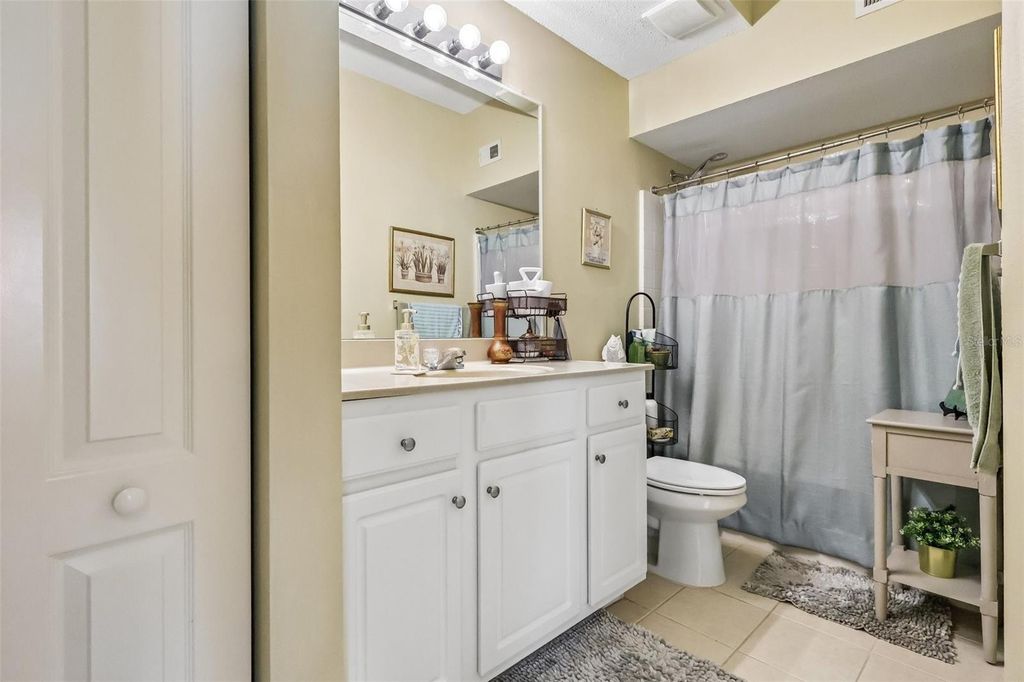 Image 23 of property listing at 12016 VILLANOVA DRIVE 102, Orlando, FL 32837