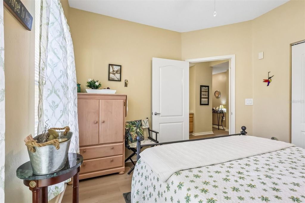 Image 25 of property listing at 12016 VILLANOVA DRIVE 102, Orlando, FL 32837