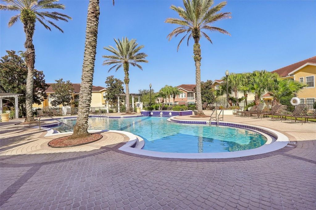 Image 30 of property listing at 12016 VILLANOVA DRIVE 102, Orlando, FL 32837