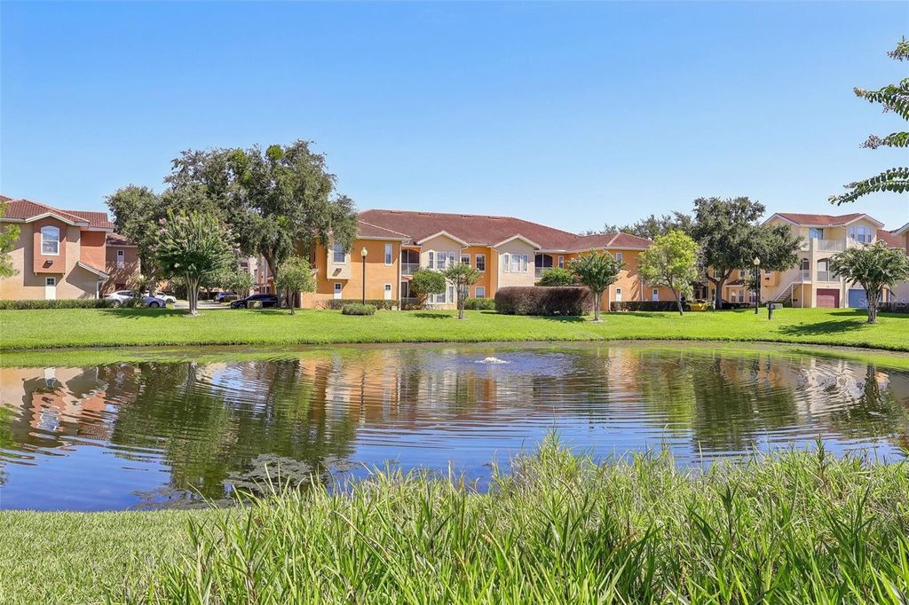 Image 38 of property listing at 12016 VILLANOVA DRIVE 102, Orlando, FL 32837