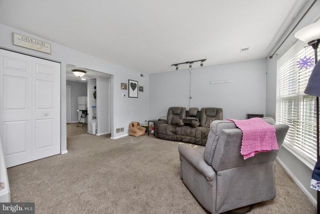 8 ELWOOD CT, Quakertown, PA 18951